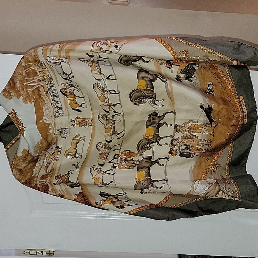 HERMES Silk scarf